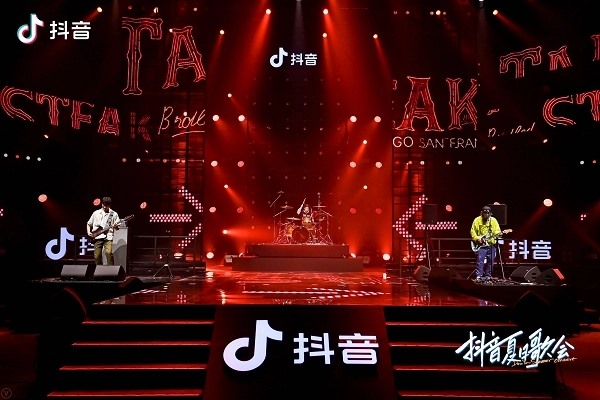 想找人聊天应该去那个APP？